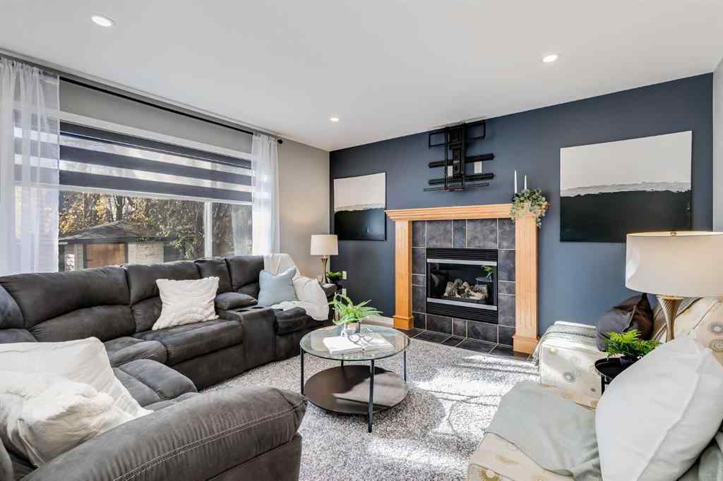 MLS® A2268218 - 208 Fairways Bay NW in Fairways Airdrie, Residential