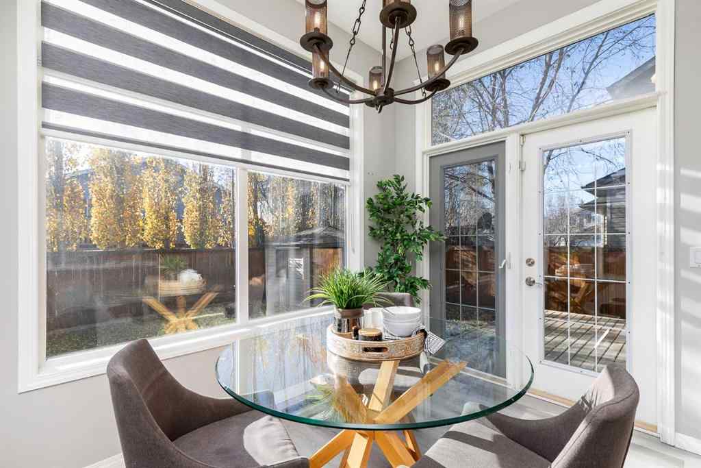 MLS® A2268218 - 208 Fairways Bay NW in Fairways Airdrie, Residential