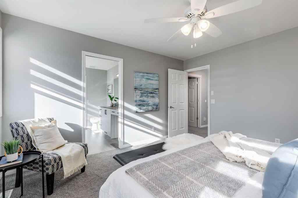 MLS® A2268218 - 208 Fairways Bay NW in Fairways Airdrie, Residential