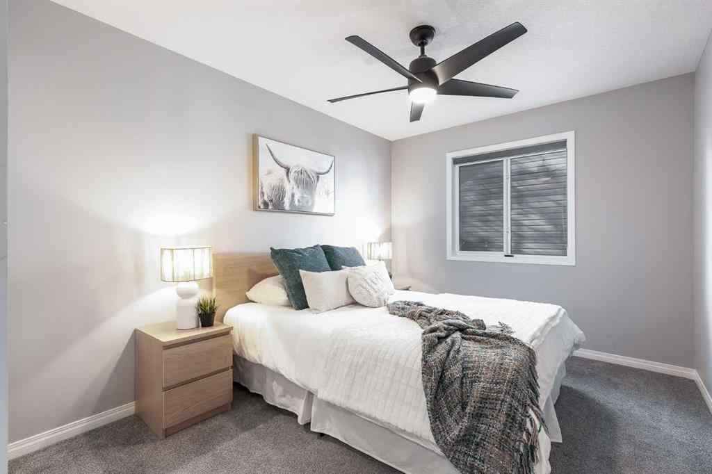 MLS® A2268218 - 208 Fairways Bay NW in Fairways Airdrie, Residential