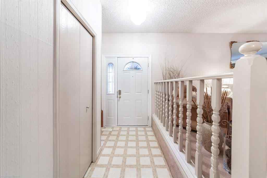 MLS® A2268227 - 3205 58 Avenue  in Steele Heights Lloydminster, Residential
