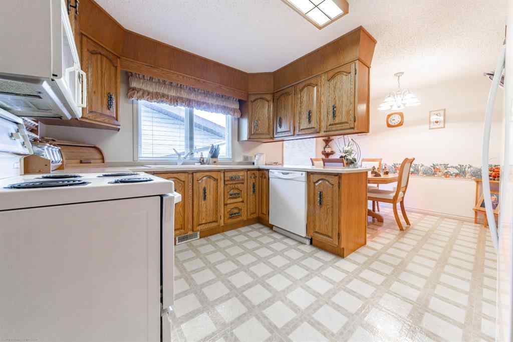 MLS® A2268227 - 3205 58 Avenue  in Steele Heights Lloydminster, Residential