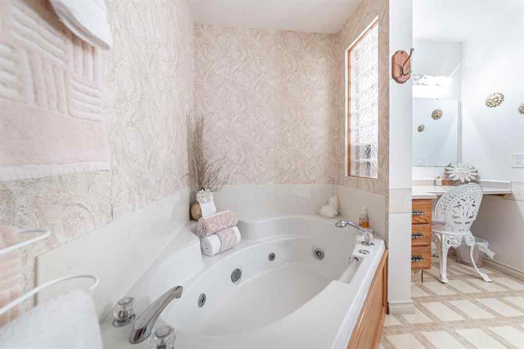 MLS® A2268227 - 3205 58 Avenue  in Steele Heights Lloydminster, Residential