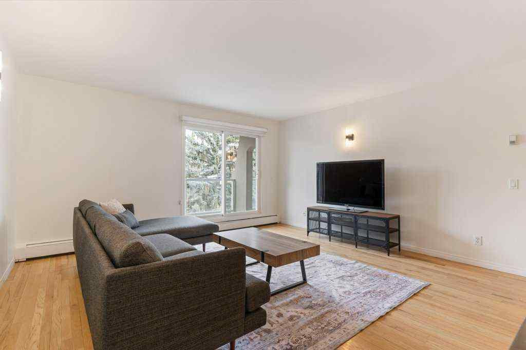 MLS® A2268233 - Unit #10 210 25 Avenue SW in Mission Calgary, Residential