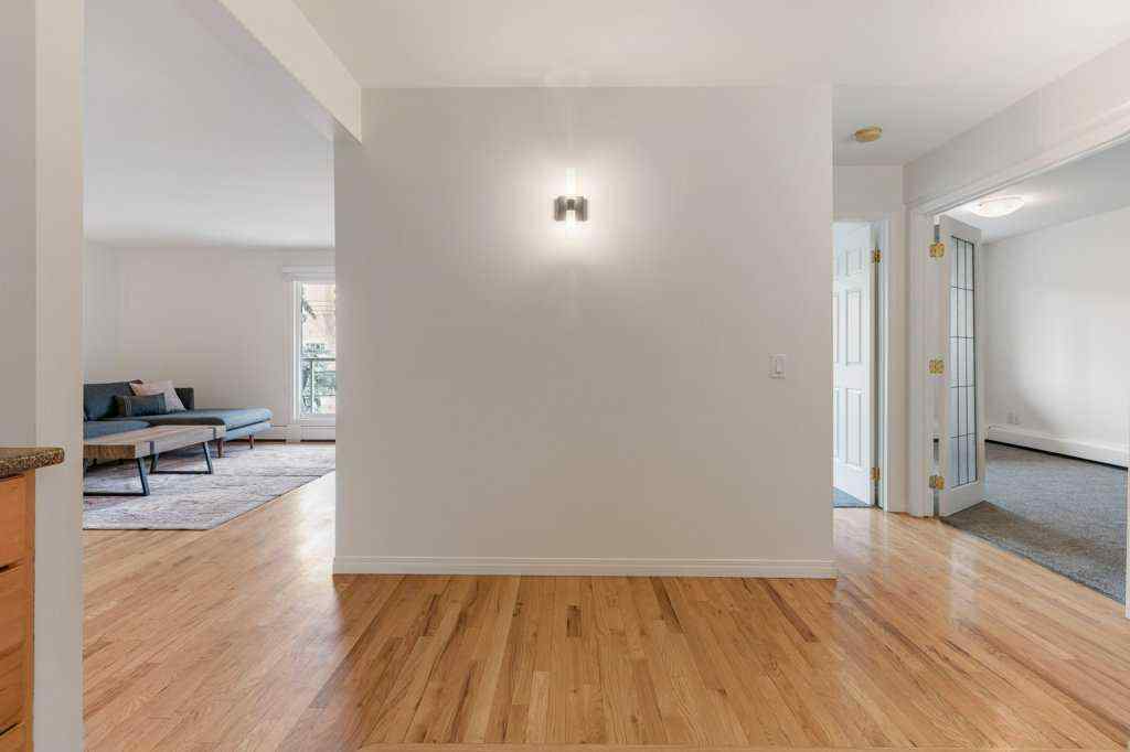 MLS® A2268233 - Unit #10 210 25 Avenue SW in Mission Calgary, Residential