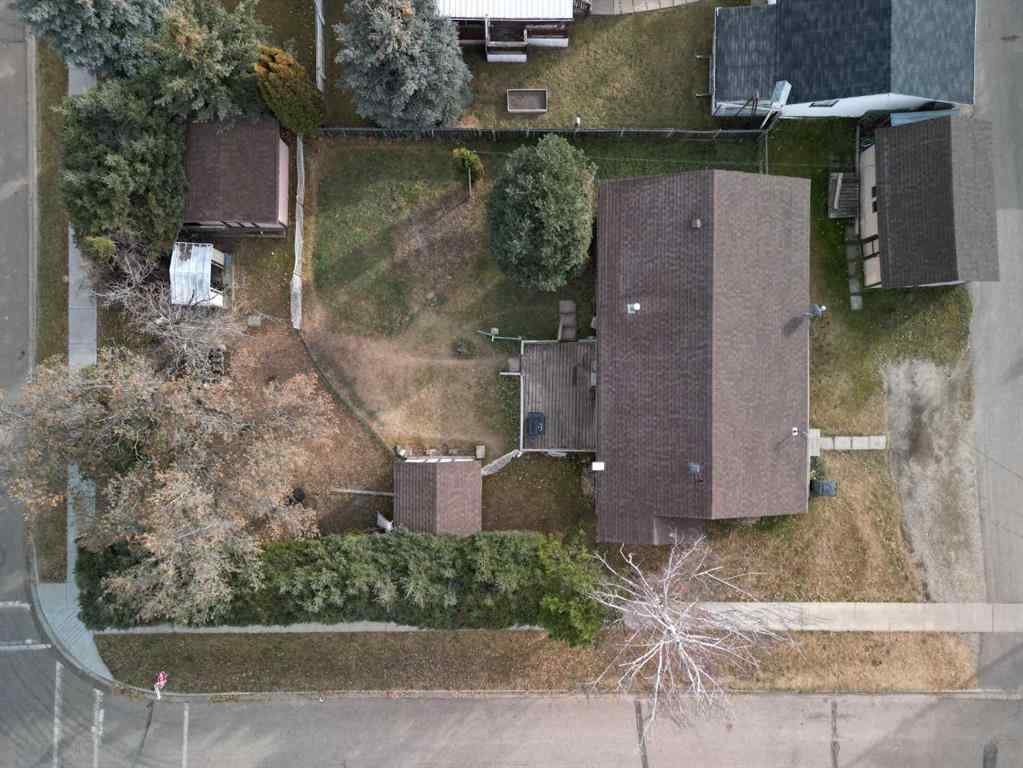 MLS® A2268245 - 4847 52 Avenue  in NONE Eckville, Residential