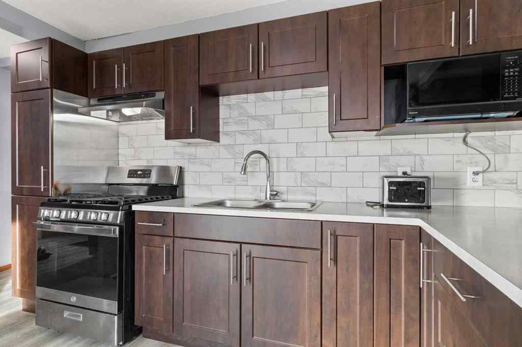 MLS® A2268245 - 4847 52 Avenue  in NONE Eckville, Residential