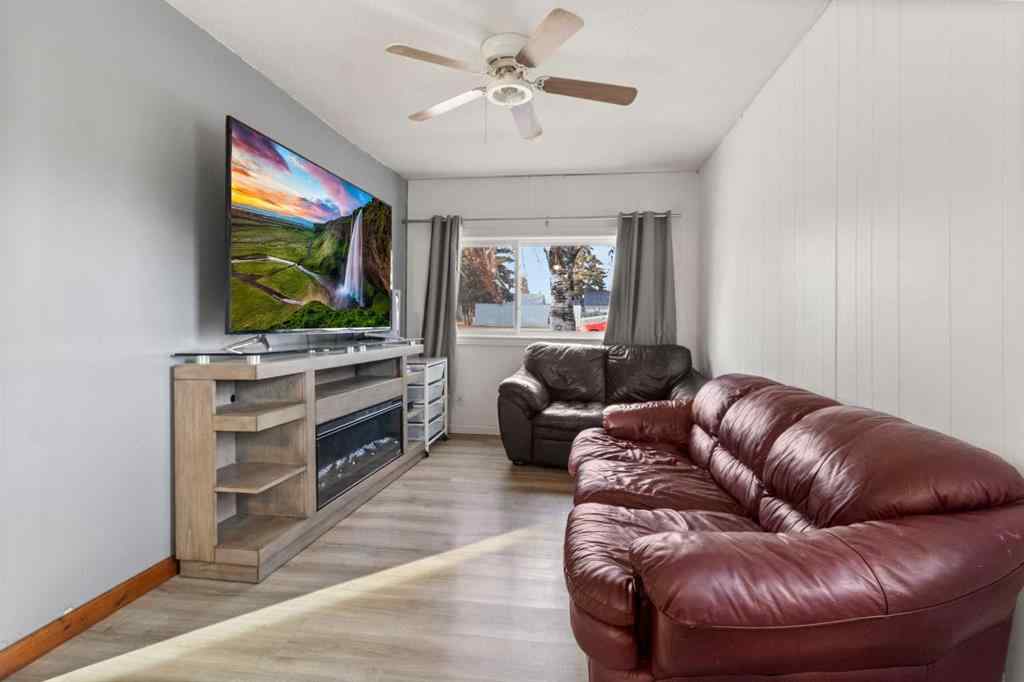 MLS® A2268245 - 4847 52 Avenue  in NONE Eckville, Residential