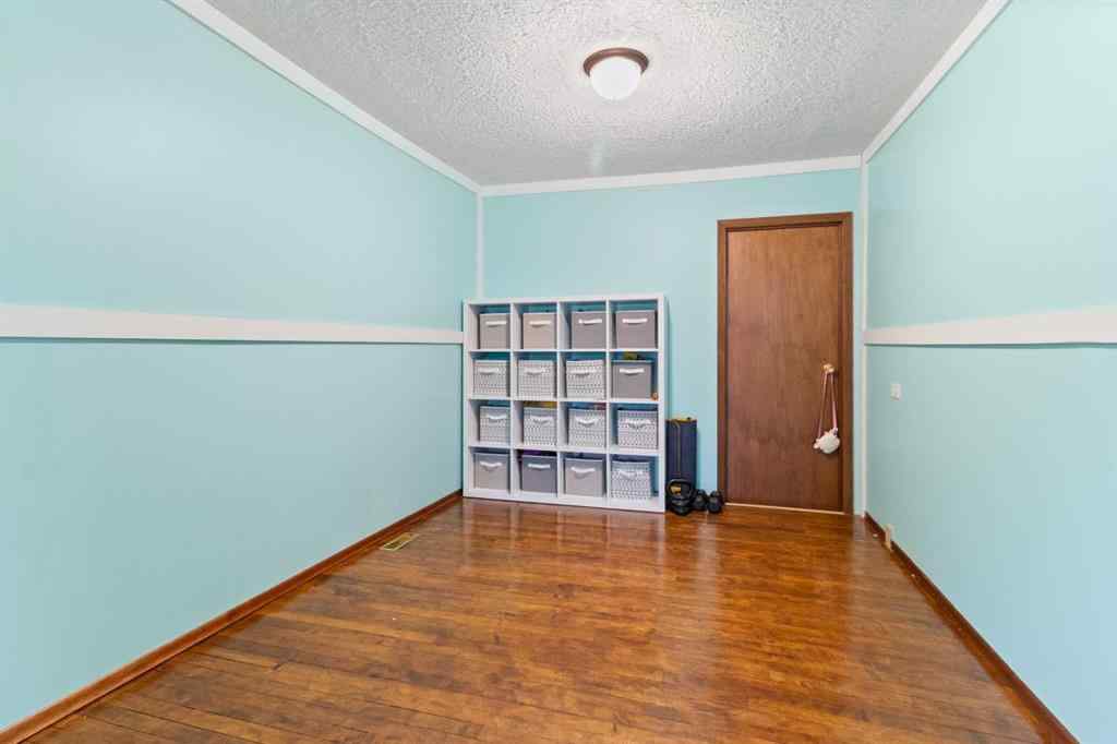 MLS® A2268245 - 4847 52 Avenue  in NONE Eckville, Residential