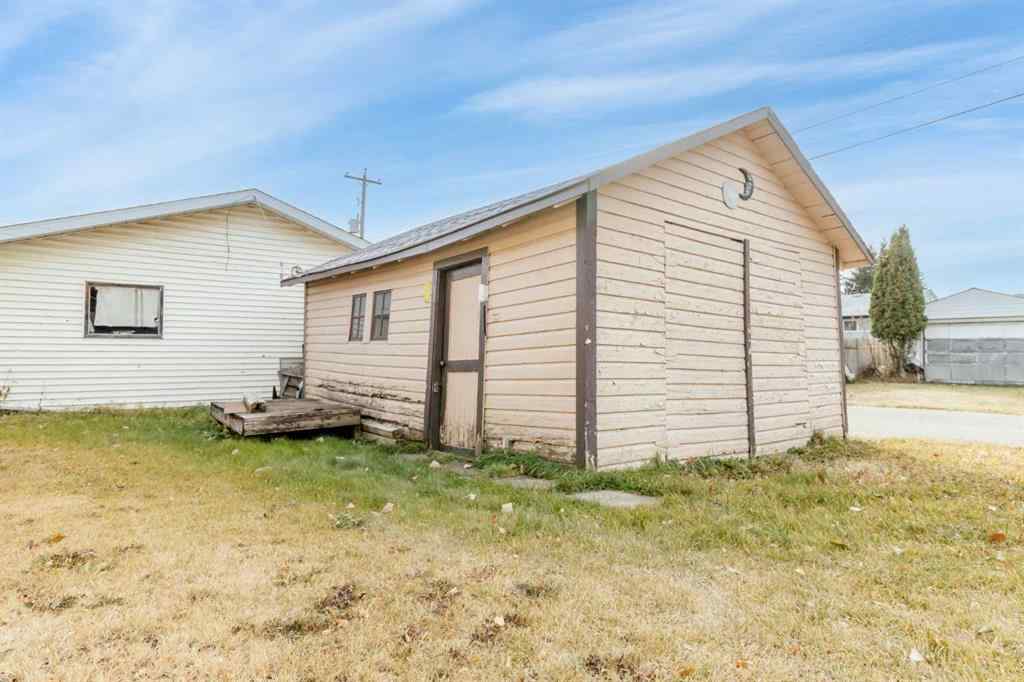 MLS® A2268245 - 4847 52 Avenue  in NONE Eckville, Residential
