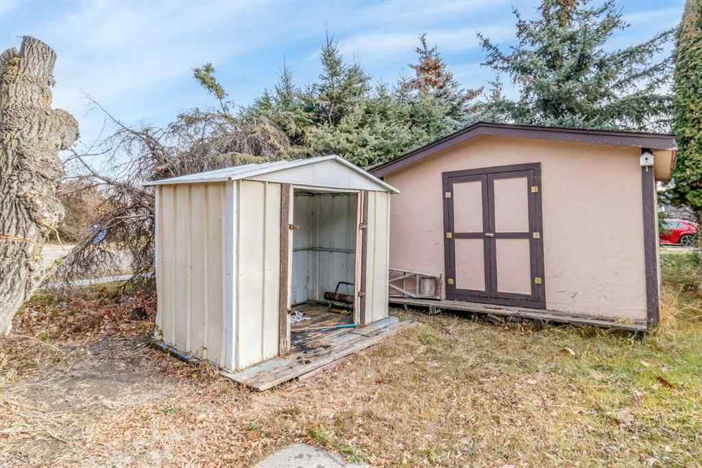 MLS® A2268245 - 4847 52 Avenue  in NONE Eckville, Residential