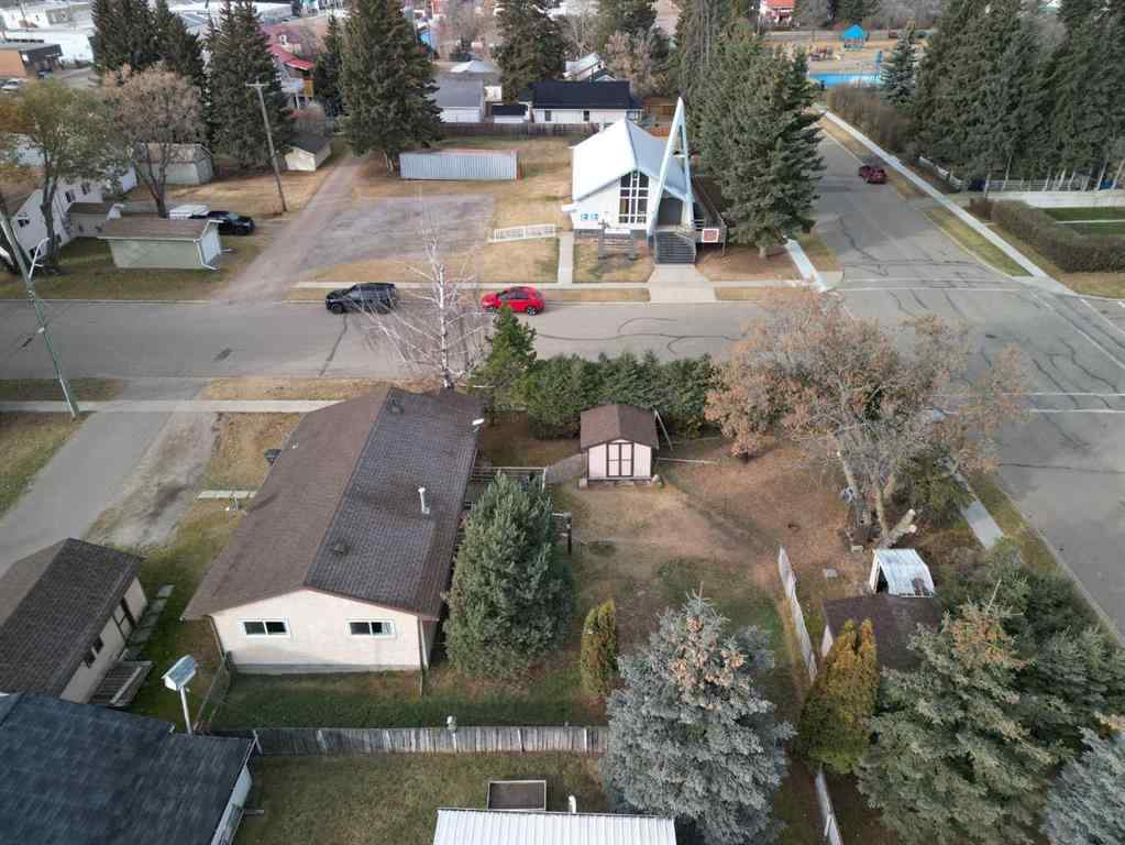 MLS® A2268245 - 4847 52 Avenue  in NONE Eckville, Residential