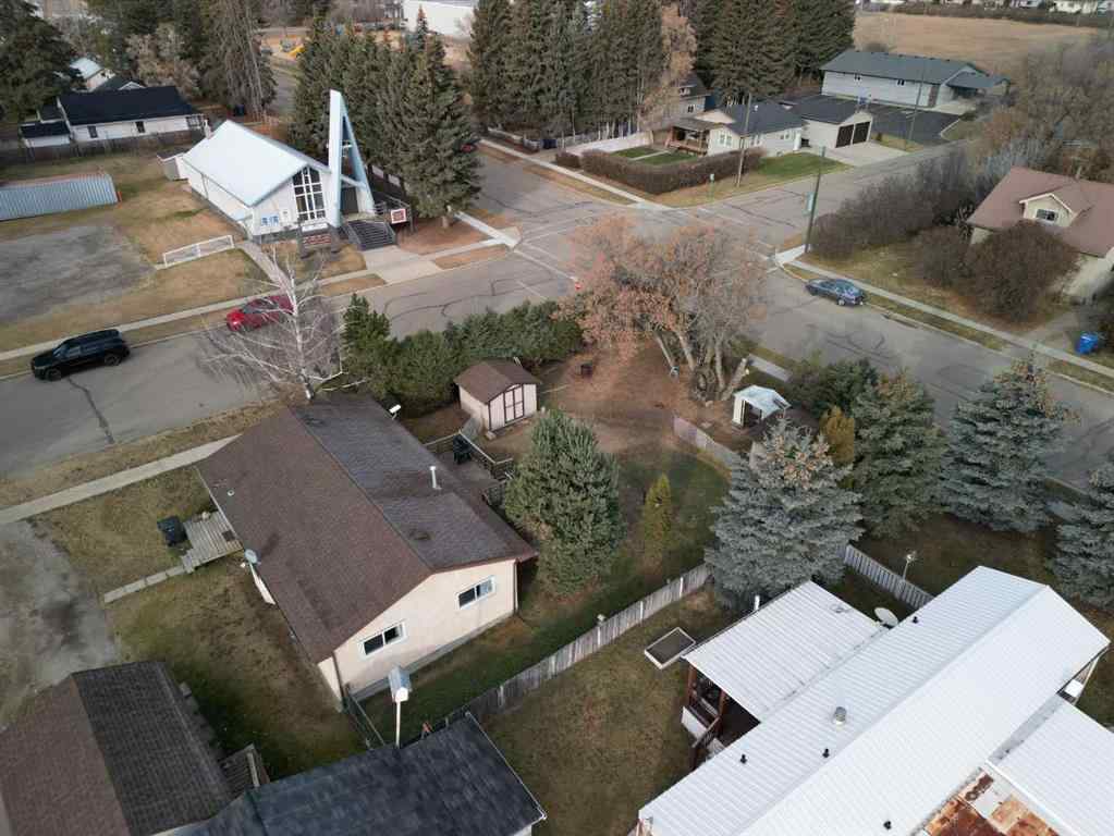 MLS® A2268245 - 4847 52 Avenue  in NONE Eckville, Residential