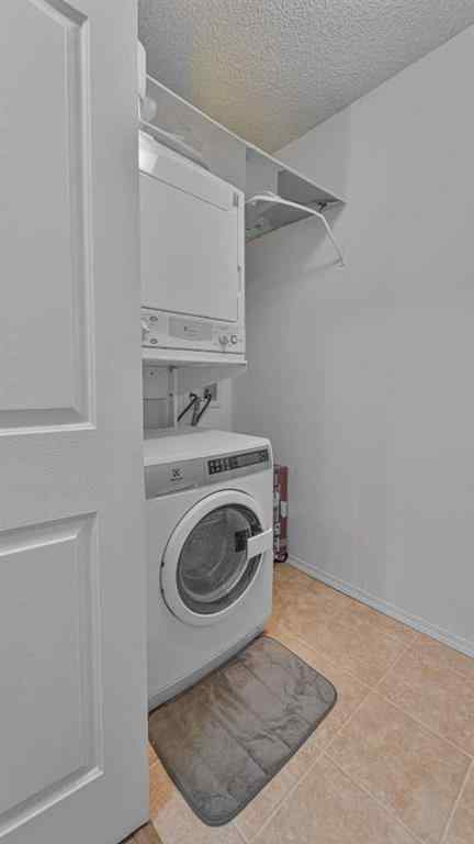 MLS® A2268251 - Unit #105 17 Country Village Bay NE in Country Hills Village Calgary, Residential