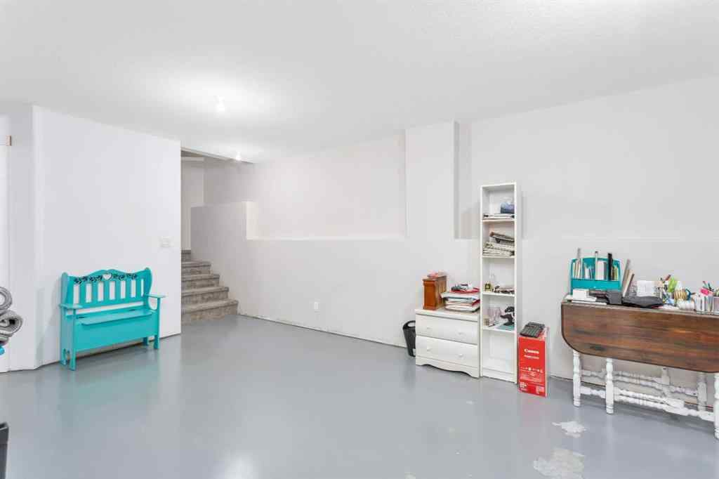 MLS&reg; # A2268257 - 23 Hampton Crescent  in Hampton Pointe Sylvan Lake, Residential Open Houses