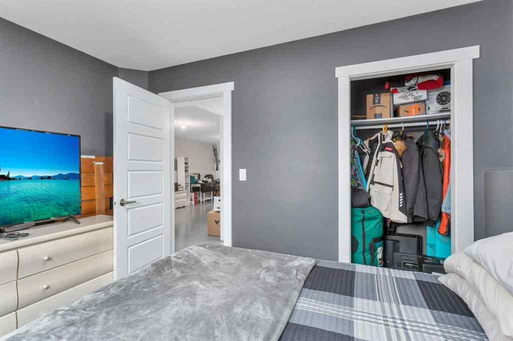 MLS&reg; # A2268257 - 23 Hampton Crescent  in Hampton Pointe Sylvan Lake, Residential Open Houses