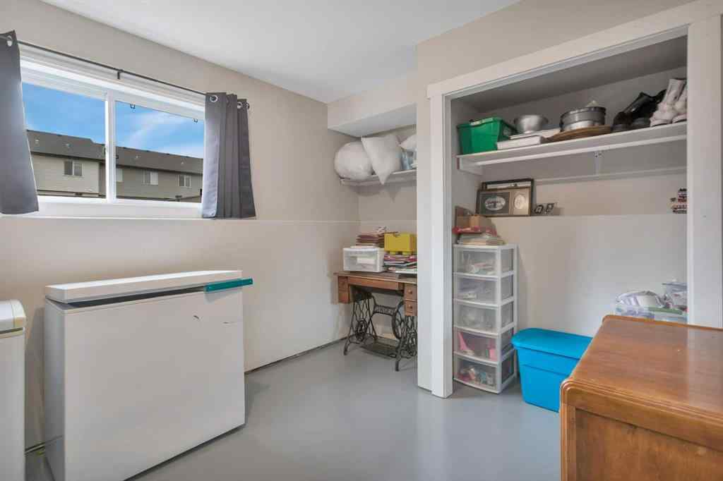 MLS&reg; # A2268257 - 23 Hampton Crescent  in Hampton Pointe Sylvan Lake, Residential Open Houses