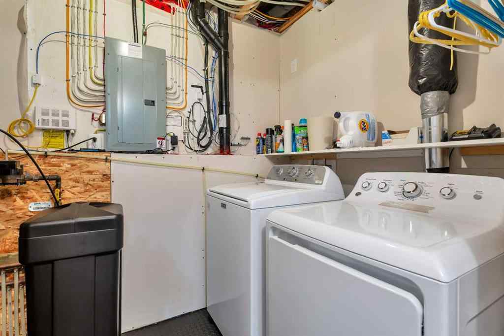 MLS&reg; # A2268257 - 23 Hampton Crescent  in Hampton Pointe Sylvan Lake, Residential Open Houses