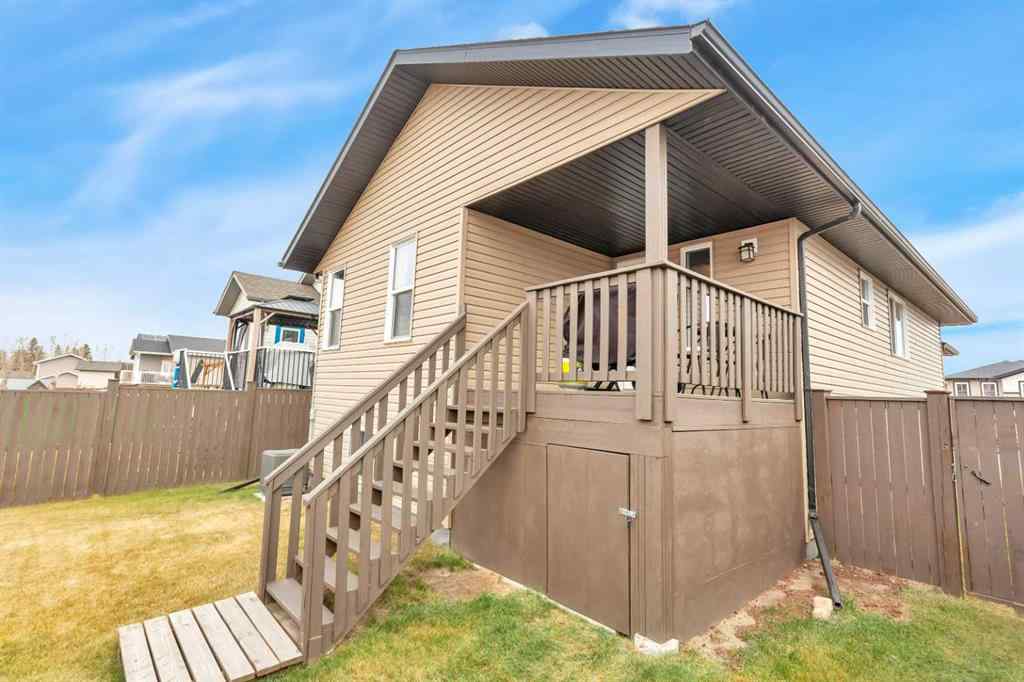 MLS&reg; # A2268257 - 23 Hampton Crescent  in Hampton Pointe Sylvan Lake, Residential Open Houses
