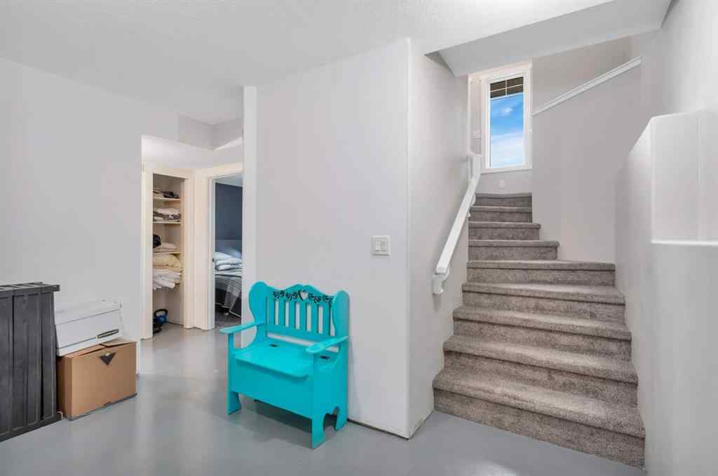 MLS&reg; # A2268257 - 23 Hampton Crescent  in Hampton Pointe Sylvan Lake, Residential Open Houses