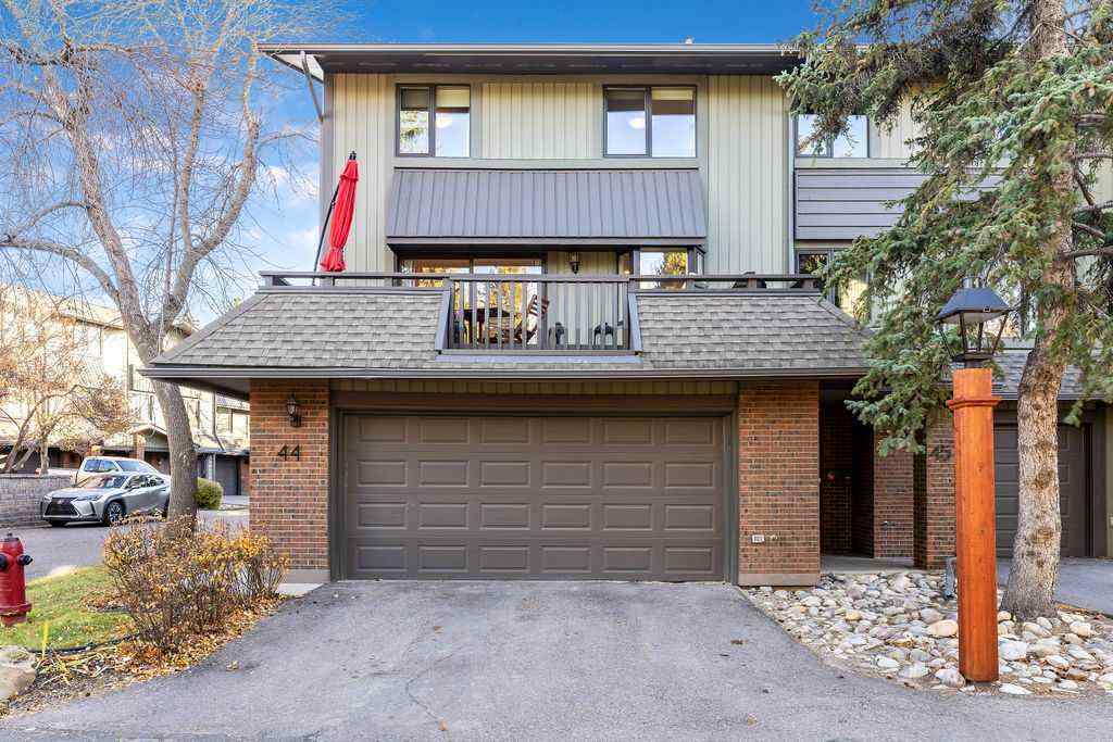 MLS® A2268269 - Unit #44 10030 Oakmoor Way SW in Oakridge Calgary, Residential