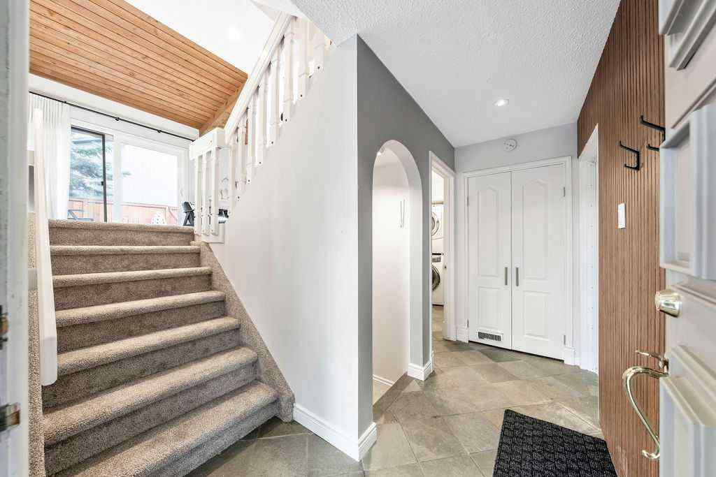 MLS® A2268269 - Unit #44 10030 Oakmoor Way SW in Oakridge Calgary, Residential
