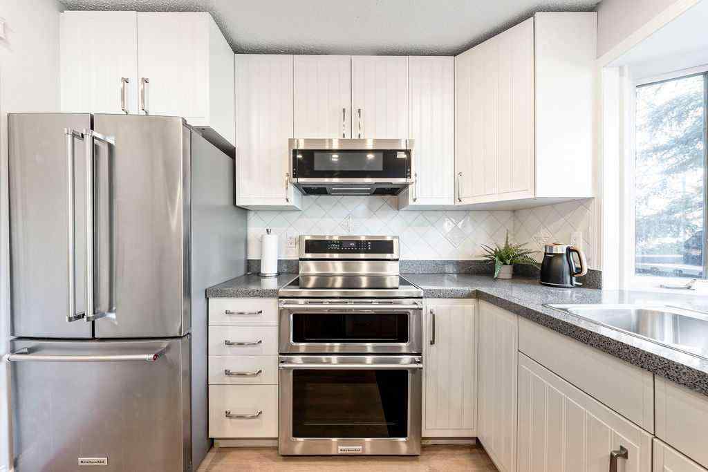 MLS® A2268269 - Unit #44 10030 Oakmoor Way SW in Oakridge Calgary, Residential