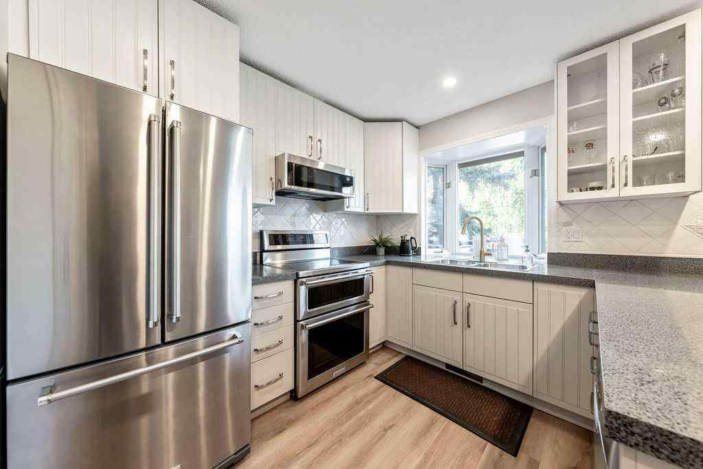 MLS® A2268269 - Unit #44 10030 Oakmoor Way SW in Oakridge Calgary, Residential