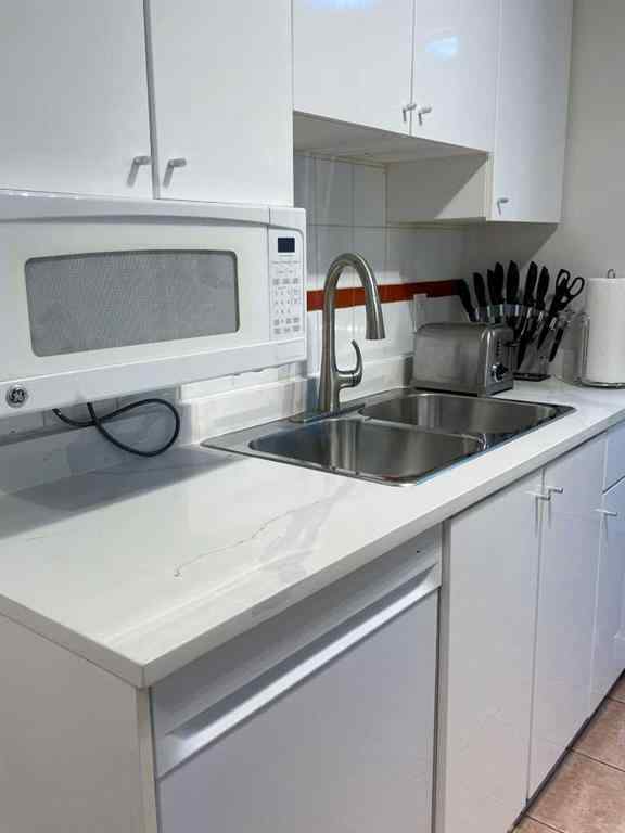 MLS® A2268272 - Unit #201 1111 15 Avenue SW in Beltline Calgary, Residential