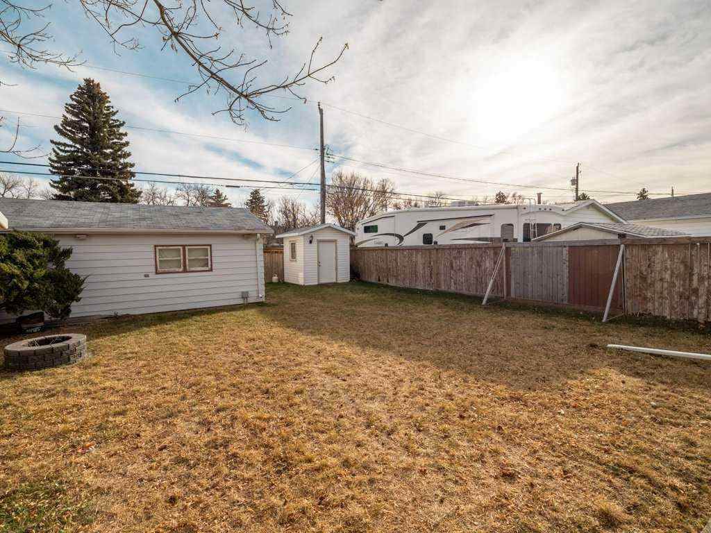 MLS® A2268276 - 2704 3 Avenue S in Indian Battle Heights Lethbridge, Residential