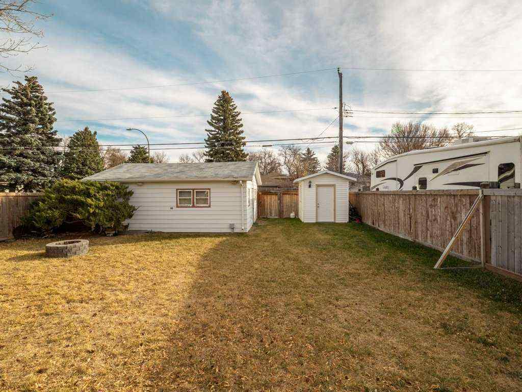 MLS® A2268276 - 2704 3 Avenue S in Indian Battle Heights Lethbridge, Residential