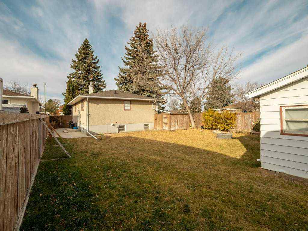MLS® A2268276 - 2704 3 Avenue S in Indian Battle Heights Lethbridge, Residential