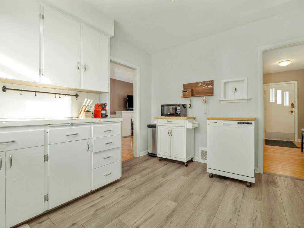 MLS® A2268276 - 2704 3 Avenue S in Indian Battle Heights Lethbridge, Residential