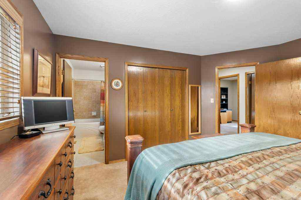 MLS® A2268280 - 45 Ravenscrag Crescent N in NONE Norglenwold, Residential