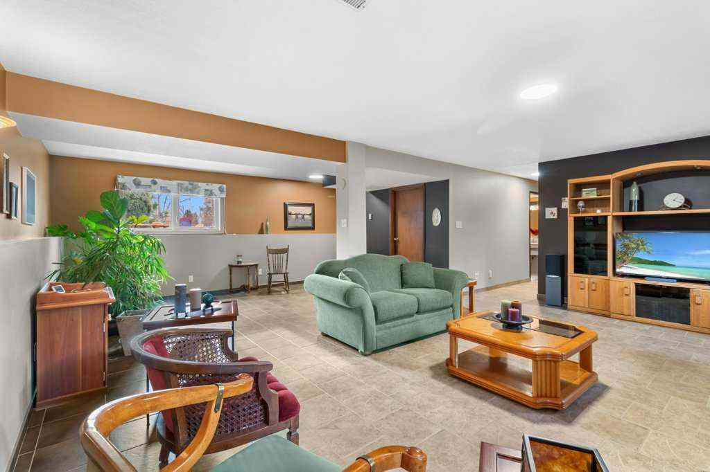 MLS® A2268280 - 45 Ravenscrag Crescent N in NONE Norglenwold, Residential