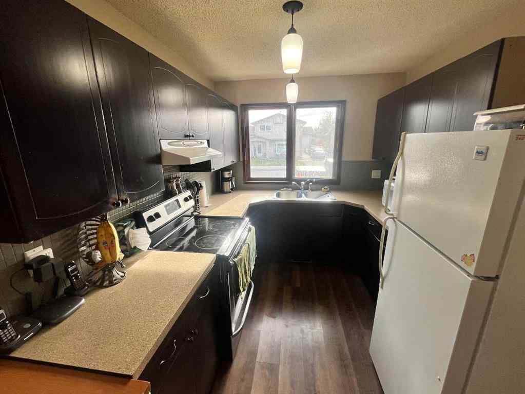 MLS® A2268283 - 4633 51 Avenue  in NONE Taber, Residential