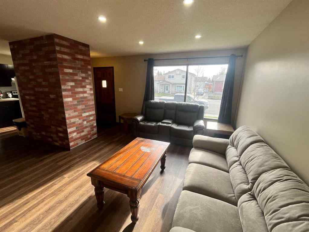 MLS® A2268283 - 4633 51 Avenue  in NONE Taber, Residential