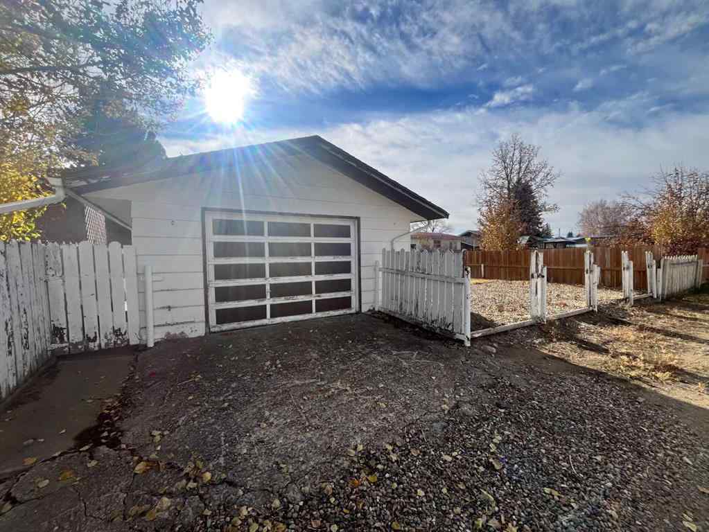 MLS® A2268283 - 4633 51 Avenue  in NONE Taber, Residential