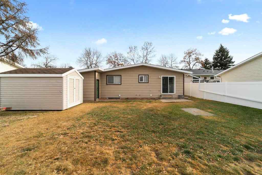 MLS® A2268288 - 5006 65 A Street  in Grandview Camrose, Residential