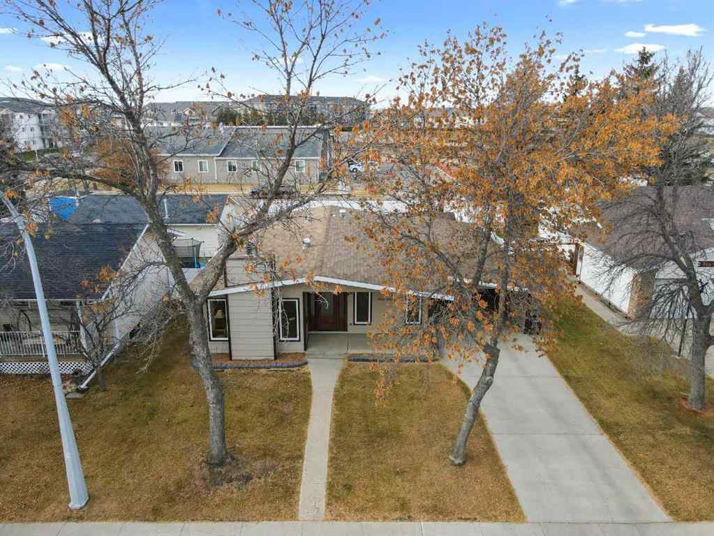 MLS® A2268288 - 5006 65 A Street  in Grandview Camrose, Residential