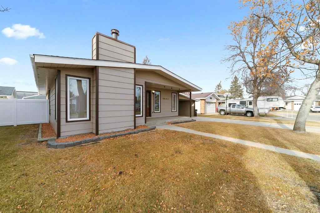 MLS® A2268288 - 5006 65 A Street  in Grandview Camrose, Residential