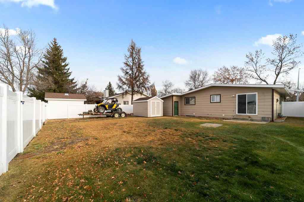 MLS® A2268288 - 5006 65 A Street  in Grandview Camrose, Residential