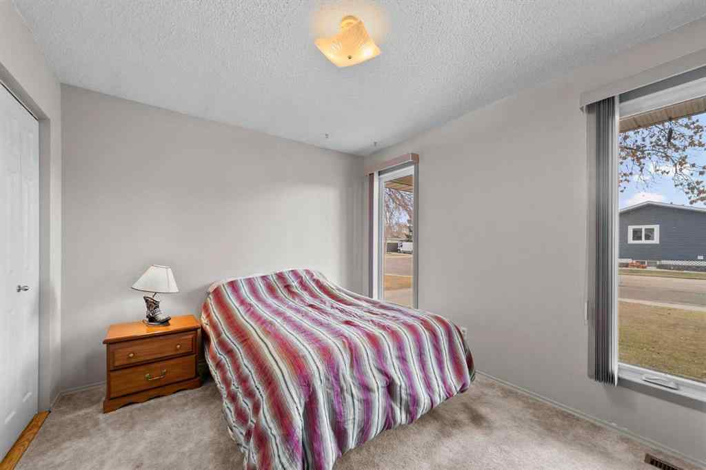 MLS® A2268288 - 5006 65 A Street  in Grandview Camrose, Residential