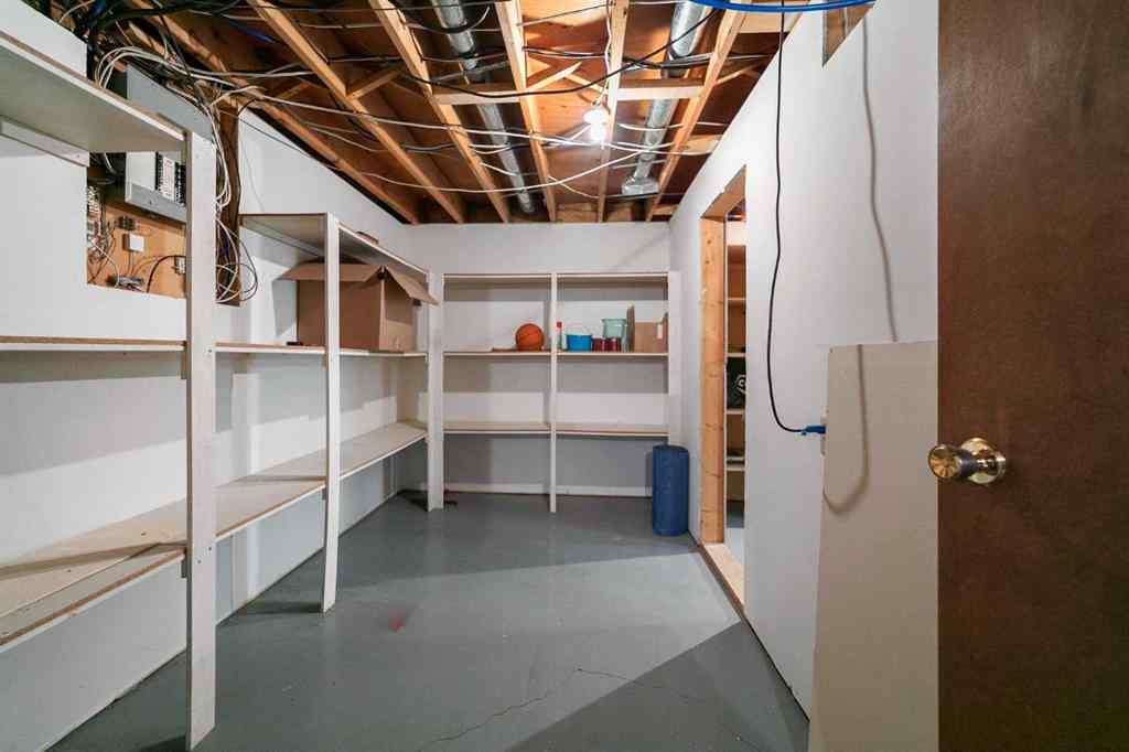 MLS® A2268288 - 5006 65 A Street  in Grandview Camrose, Residential