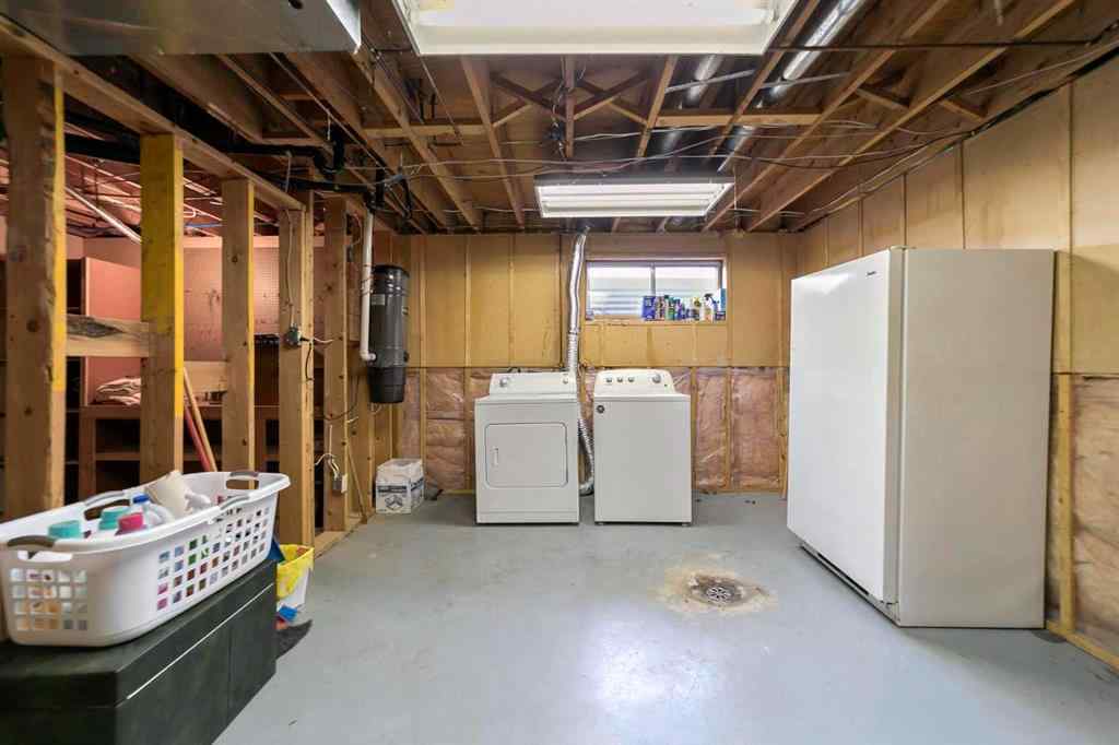 MLS® A2268288 - 5006 65 A Street  in Grandview Camrose, Residential