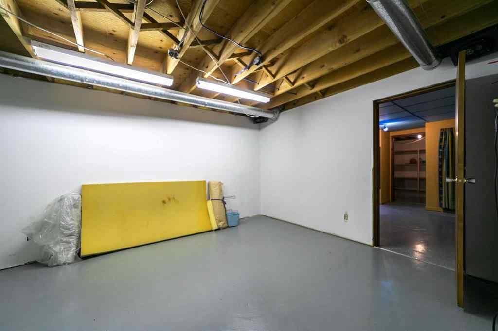 MLS® A2268288 - 5006 65 A Street  in Grandview Camrose, Residential