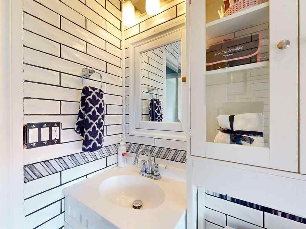 MLS&reg; # A2268290 - 332 Grey Street  in NONE Granum, Residential Open Houses