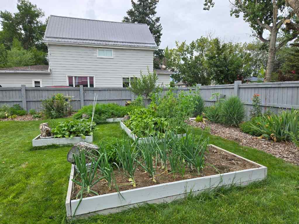 MLS&reg; # A2268290 - 332 Grey Street  in NONE Granum, Residential Open Houses