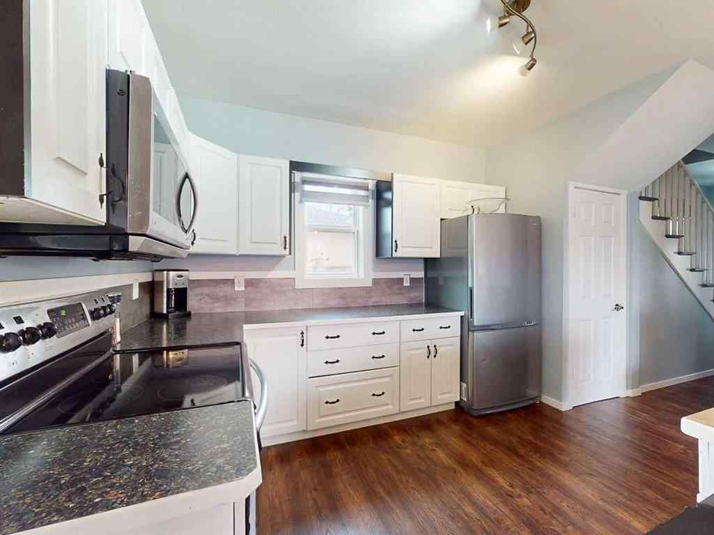 MLS&reg; # A2268290 - 332 Grey Street  in NONE Granum, Residential Open Houses