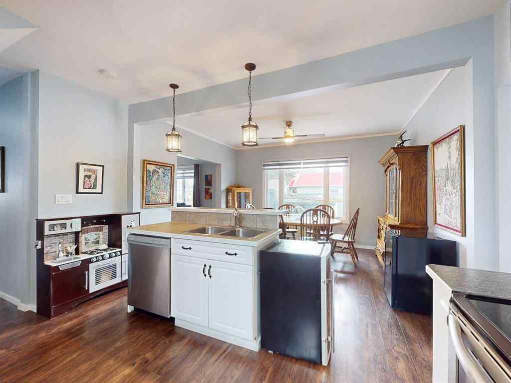 MLS&reg; # A2268290 - 332 Grey Street  in NONE Granum, Residential Open Houses